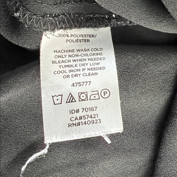 LOFT Black Sleeveless V-Neck or Keyhole Blouse - Size L - Picture 4 of 7